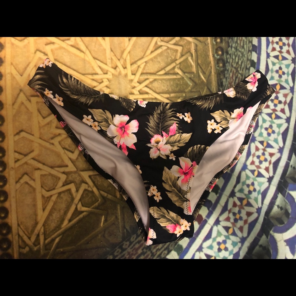 Victoria’s Secret PINK M bikini bottoms